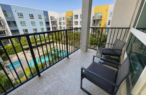 Upscale Escape 10 Min from Disneyland With Pool & Gym - Foto 71