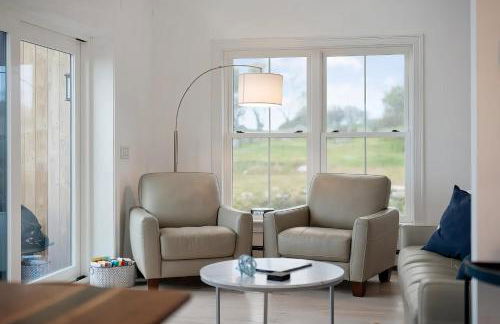 Cuttyhunk Waterfront - Private Beach & Patio - Foto 32