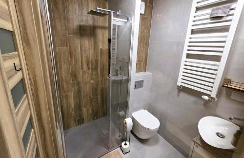 81 degrees - Hot Lodging - Gorąca Kwatera w centrum Gliwic z prywatną sauną - Foto 31