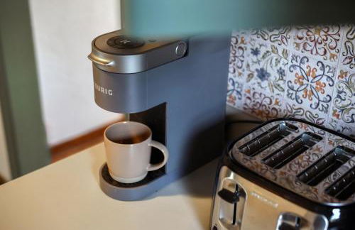 Cozy 3-bedroom family home - sleeps 8, great coffee - Foto 12