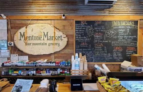 Blueberry Farm Cottage, Hot Tub, Creek, Game Room - Foto 33