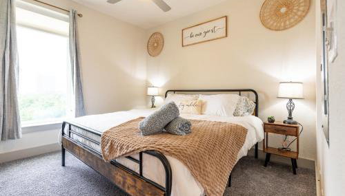 RiverWalk PentHouse Oasis w/Free Parking Gym Pool - Foto 3