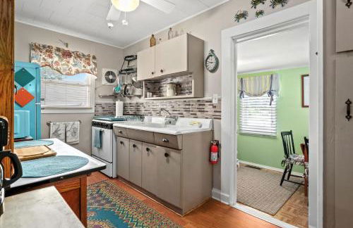 Bue Crab Bungalow - Charming in-town cottage! - Foto 9