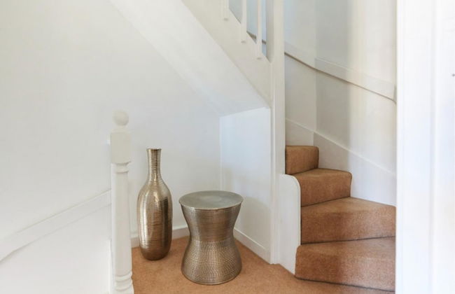 The Holland Park Crib - Classy 2bdr House - Photo 13