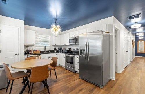 The Luxe Hot Tub Playground 12 Min to Horse Park - Foto 19