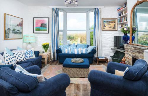 Beautiful family house with amazing sea views - Photo 1