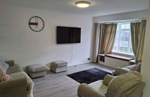 Nicely decorated 3 bedroom house near Heathrow, London - Foto 28