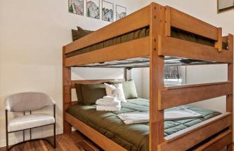 RiverNest - 1700 feet of Private Frontage on the Pemi River - 25 Acres, Sleeps 16, Close to Golf, Skiing, Hiking - Foto 32