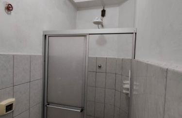 Seu Apto Centro 7 Excelente Local 5 Camas Até 6 Pessoas 2Q Ar Cond Geladeira Fogao TV Bem Simples Econômico - Foto 37