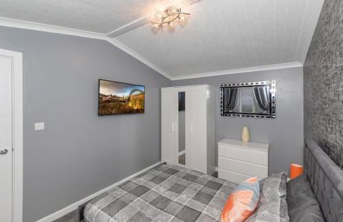 York Family Luxury Cabin with hot tub - Photo 33