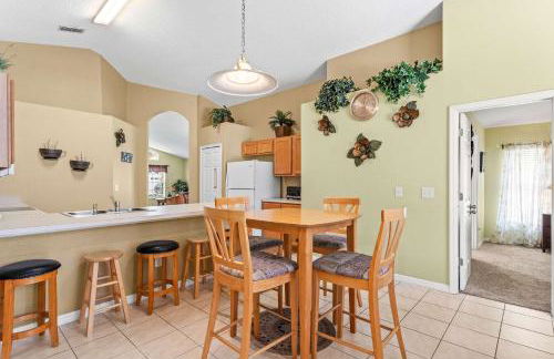 Tropical Oasis on Hypolita - Photo 17