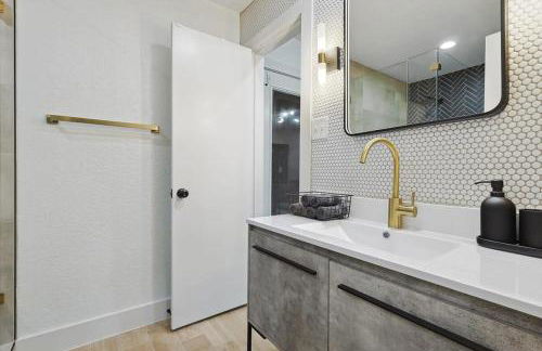 Best of Carrollton - Luxury Pool Hot tub Games - Foto 34