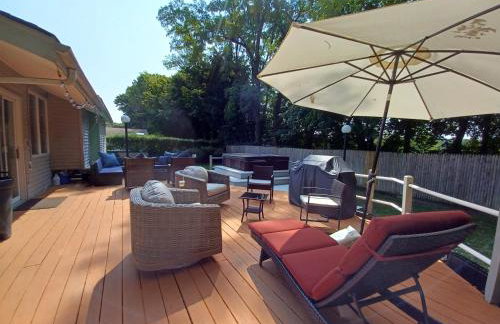 Cozy 4BR 3BA Home- Train to NYC, USOpen, CitiField Mets, MSG, Walk to Harbor & Golf - Photo 31