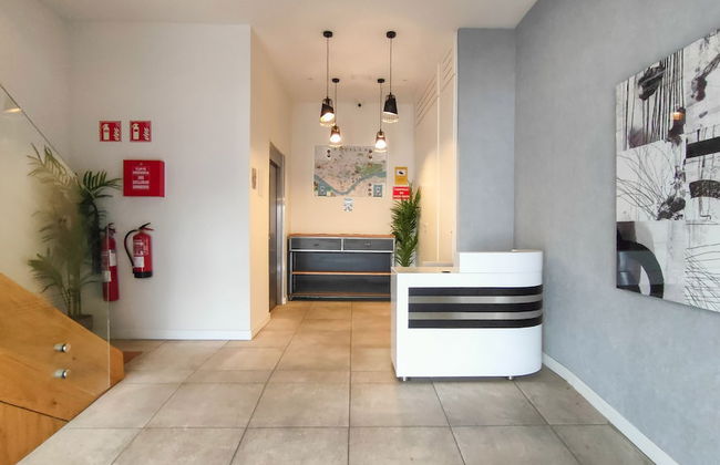 Apartamentos Magna Sevilla - Photo 2