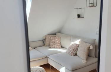 Lichtdurchflutete Dachgeschosswohnung mit Charme - Photo 3