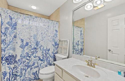 Sunshine House! 3BR 2BA Sleeps 9! Your Perfect Retreat for Comfort and Style - Foto 70