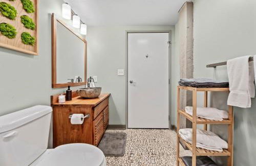 Studio at Superior l Downtown l Parking l Café - Photo 12