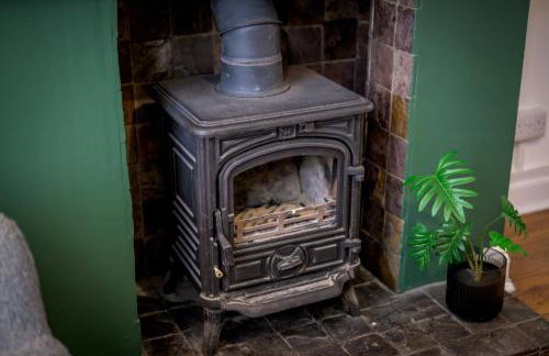 Vale House By EDEN Accommodation - 2 Bedroom Whole House, Sleeps 4 - NEWLY RENOVATED - Foto 19