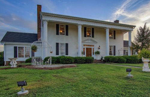 Historic Cedar Hill Mansion on Large Farm with Pool! - Foto 40