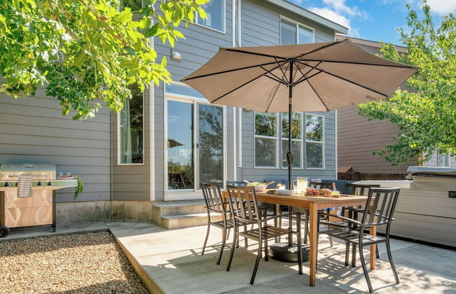 Canal Trail Base Camp by Avantstay Hot Tub + Deck + Walk to Pickleball + 10 Min to Bend Family Friendly - Foto 91