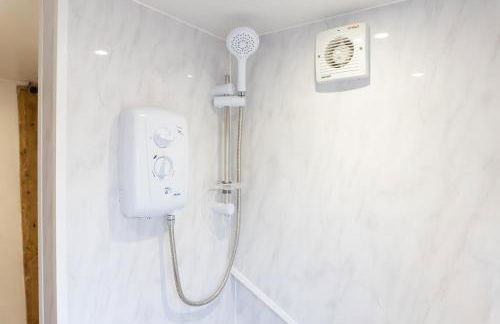 Gloucester-Beautiful 4 Bedroom Cottage-Sleeps 8-Free Parking-Fast Wi-Fi-Work or Leisure - Foto 23