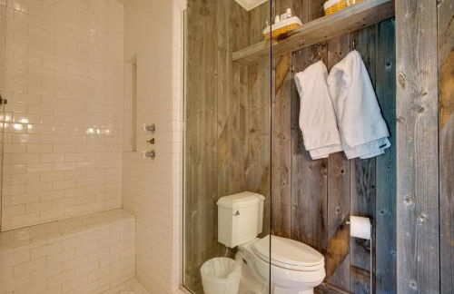 Gorgeous Victorian-Style House with Hilltop Pool! - Photo 19