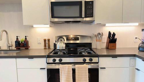 Upscale Escape 10 Min from Disneyland With Pool & Gym - Foto 5, stove, dishwasher, toaster