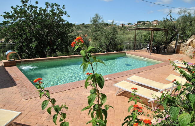 Holiday House for 6 Persons, With Swimming Pool - Foto 1