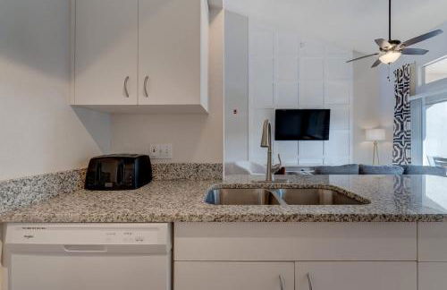 Charming and Cozy Townhome Near Disney - Foto 29