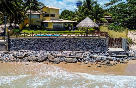 Casa à Beira Mar, piscina e 4 suítes na praia de Ipioca-Maceió-AL - Vila Ipioca - Foto 1