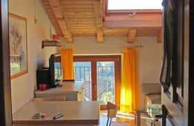 Attico Florian Vesio by Gardadomusmea - Foto 6