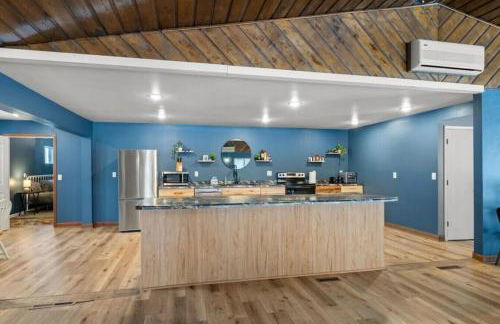 The Big Lake Escape! Sleeps 20! - Foto 10