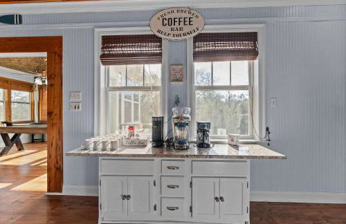 Spacious Foley Retreat Sleeps 12 Game Room Theater - Photo 12