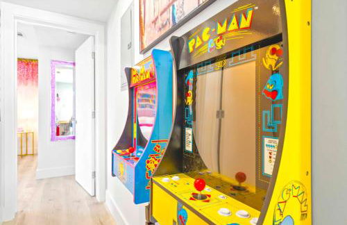 H- Fab Family 5BD 4,5BA NoHo Escape Near Universal with Games, Deck, Parking - Foto 10