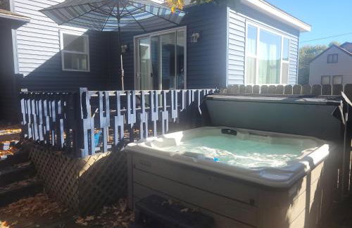 Restoration - Hot Tub, AC, and Great Location! - Foto 12