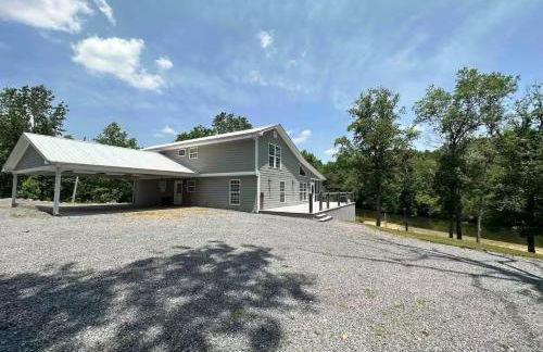 Brushy Creek Lodge - Riverfront, Hot Tub, Fire Pit - Foto 44