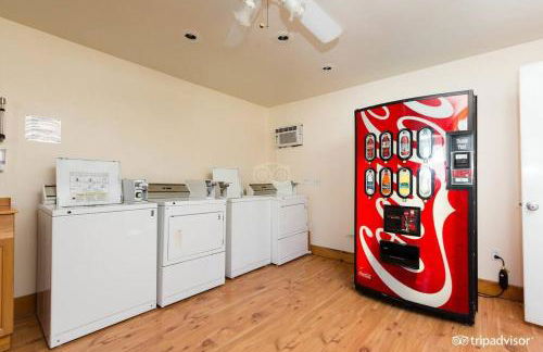 3 Bedroom Pool PlayArea CampFire Cozy Apt - Foto 24