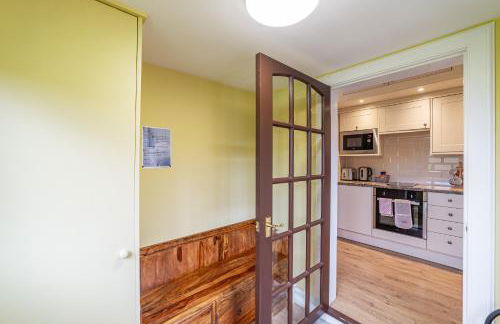 Pine Marten Lodge with Hot Tub - Foto 14