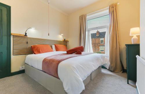 Home from Home 4 Bed - Ideal for Workers & Great for Groups, FREE Parking, Spacious, Pet Friendly Netflix - Foto 2