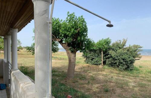 Charming Beachfront 2-bedroom house with AC - Foto 8