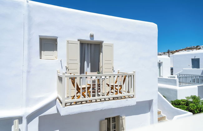 Mykonos Twins - Photo 35