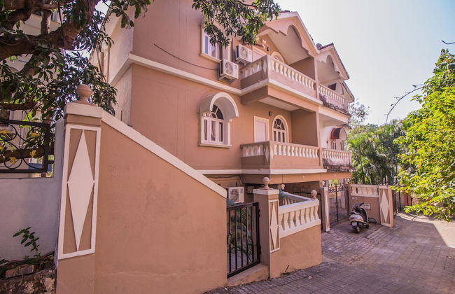 OYO 11424 Home Elegant 3BHK Villa Near Dona Paula Beach - Foto 1