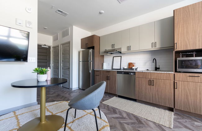 Yugo Guest Suites - Foto 14