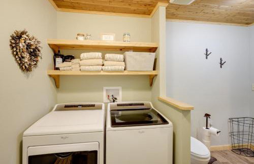 Game Room and Lake Access Wooded Retreat in Jay - Foto 17