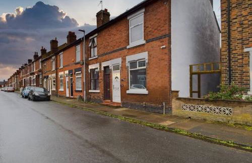 Cliff House By RMR Accommodations - NEW - Sleeps 8 - Modern - Parking - Foto 66