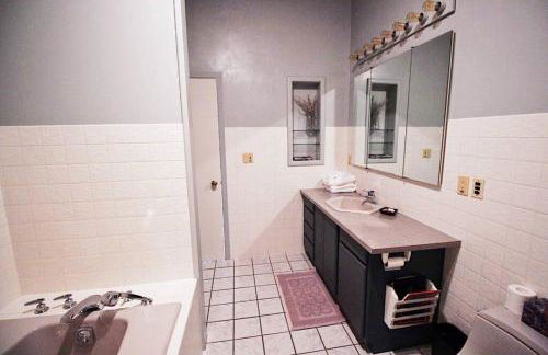 Charming, Spacious, Contemporary Mountain Retreat - Foto 32