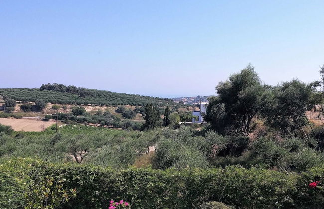 Enticing Villa in Loutra with Private Pool & Garden near Beach - Photo 30