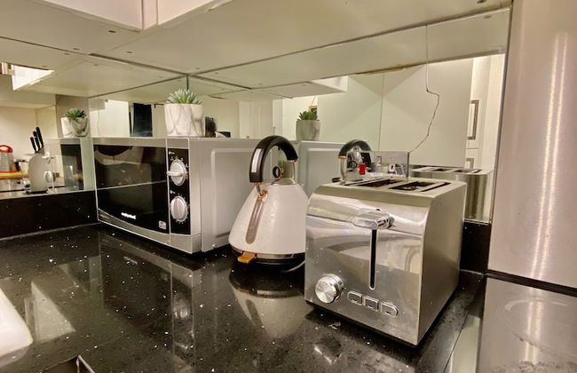 Captivating 1-bed Apartment Greater London - Foto 8