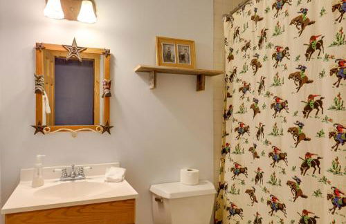 Fraziers Bottom Cabin on 800 Acres of Land with Lake - Foto 35