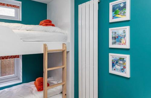 Family-Friendly Retreat between Beach & Mountains - Foto 23